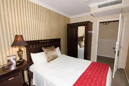 Boutique Monaco - 16