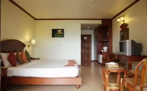 Lanta Casuarina Beach Resort - 3