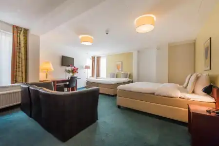 Prominent Inn - 18