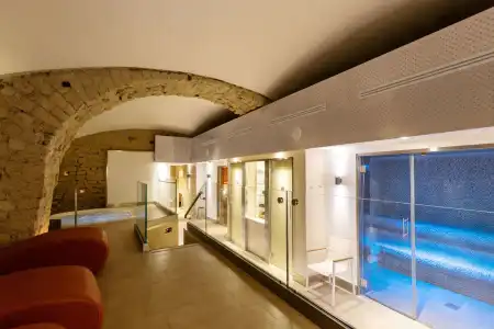 Palazzo Caracciolo Naples - 17