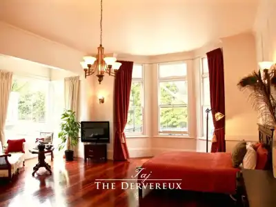 The Devereux Boutique - 77