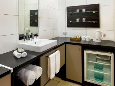Ratsun Nadi Airport Apartment - 15