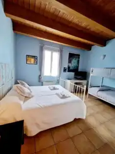 Insolent Inn - 36