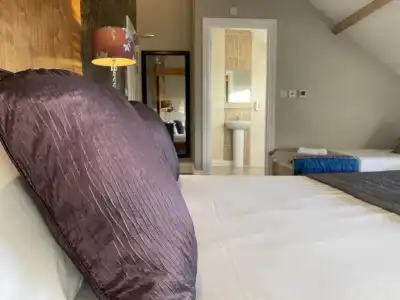 Number One Hundred B&B - 11