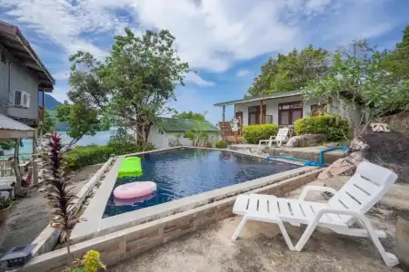 Phi Phi Cozy Seafront Resort - 12