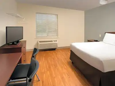 WoodSpring Suites Topeka - 22