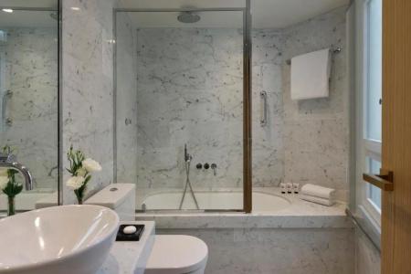 Le Belgrand Paris Champs Elysees, Tapestry by Hilton - 52