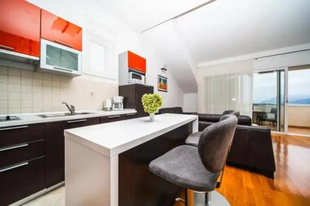 Apartment 3 Beaches With Free Parking - 358