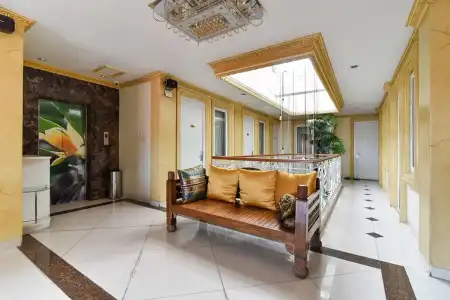 RedDoorz Plus near Discovery Shopping Mall Bali - 0