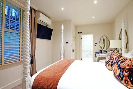Twenty Nevern Square - 109
