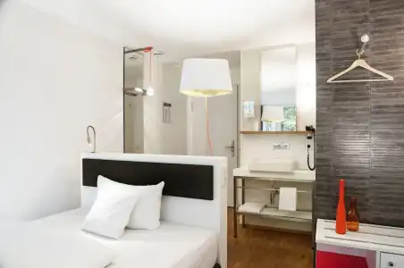 V-Hotel - 55