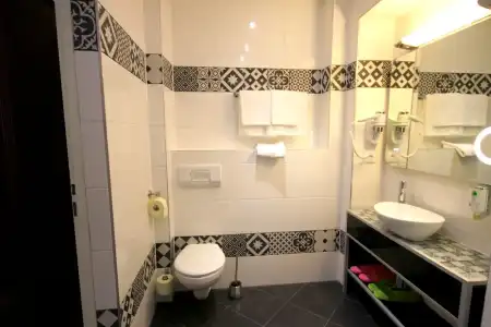 Best Western Plus Celebrity Suites - 118