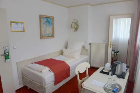 Sure by Best Western Rhoen Garden - 50