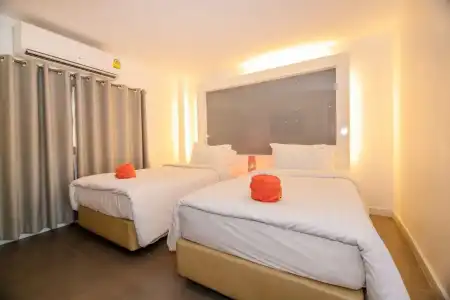 The Original Orange Rooms - 15