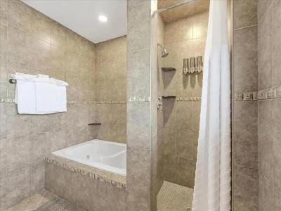 Coliseum Ocean Resort - 53