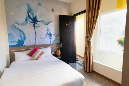 Flora Hue - 27