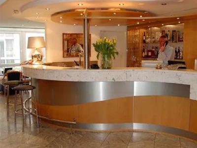 am Schlosspark , Wiesbaden - 13