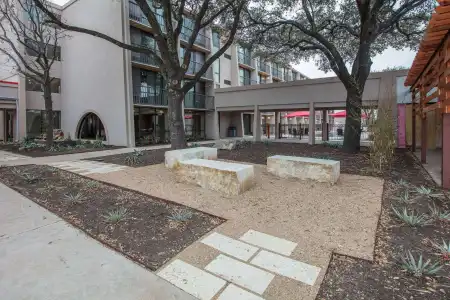 Ramada by Wyndham Austin South - 21