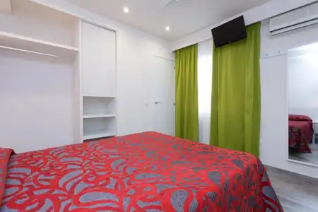 Sol y Miel Hostal - 77