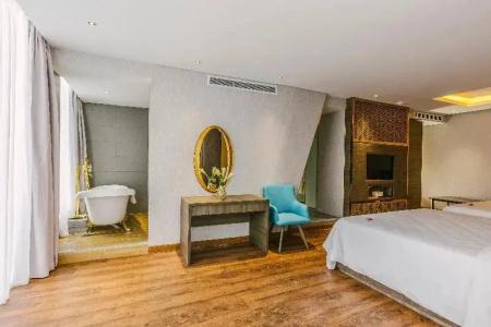 Winsuites Saigon - 97