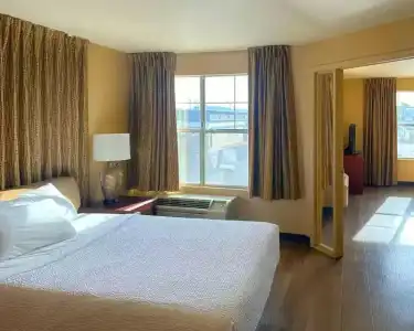 MainStay Suites Las Vegas Flamingo - 57