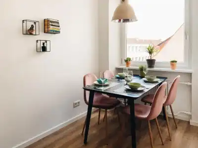 Melter & Apartments - a Neighborhood - 2