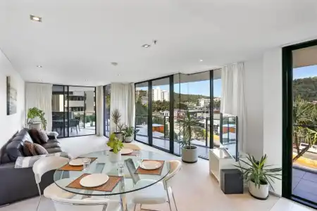 Ambience on Burleigh Beach - 144