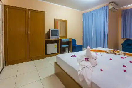 Room in Guest Room - Bucintoro Restaurant & Guesthouse Belvedere - 10 Minutes From Patong Beach - 3