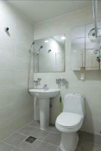 Hub Guest House - 8