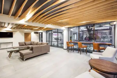Ramada by Wyndham Austin South - 1