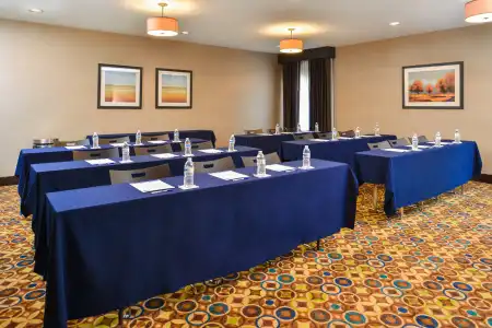 Holiday Inn Express & Suites Topeka West I-70 Wanamaker by IHG - 30