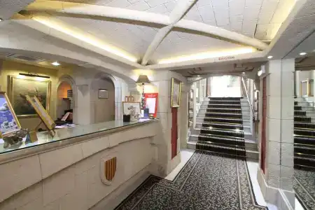Golden Tulip Cannes de Paris - 1