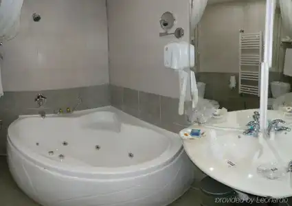 Relax Comfort Suites - 8
