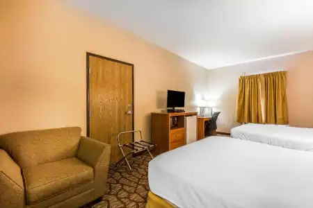 Quality Inn & Suites - 26