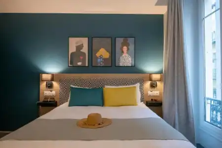 Hôtel Bristol - 107