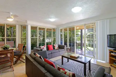 Sea Breeze on Main Beach - 20