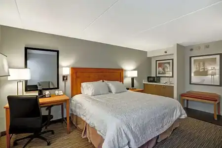 Hampton Inn Norfolk-Naval Base - 50