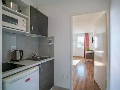 Séjours & Affaires Caen Le Clos Beaumois - 35