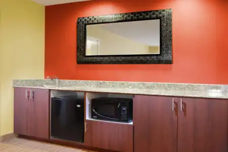 Courtyard by Marriott Dallas Plano in Legacy Park - 21
