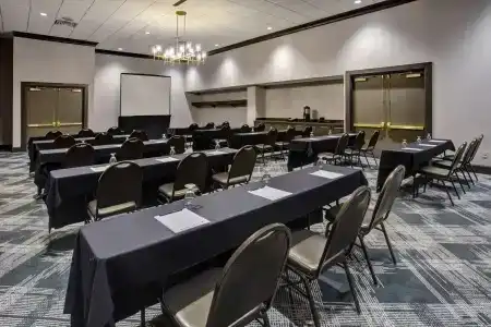 DoubleTree by Hilton - 46