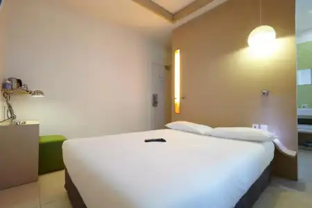 Hôtel Kyriad Paris 10 — Canal Saint Martin-République - 51