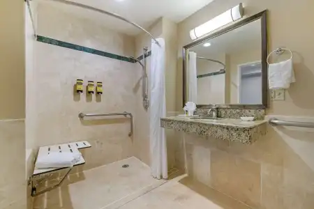 Best Western Plus Marina Shores - 54