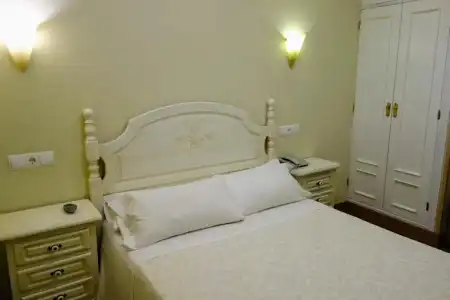 Hostal Toledo - 74