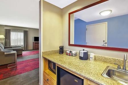 Hampton Inn & Suites Madison West - 55