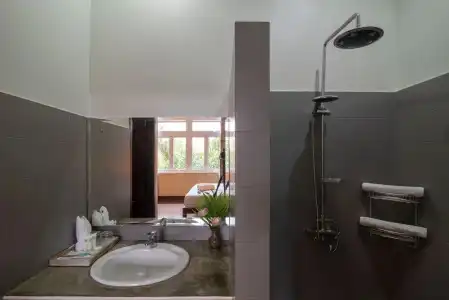 Home Boutique - 6