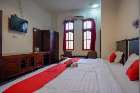 RedDoorz at Golden Inn Tugu Yogyakarta - 32