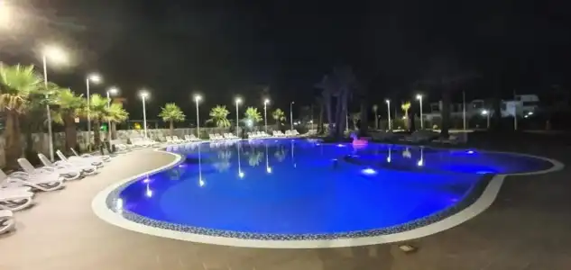 Henry Resort Spa - 11