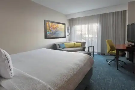 Courtyard Marriott Riverwalk - 33