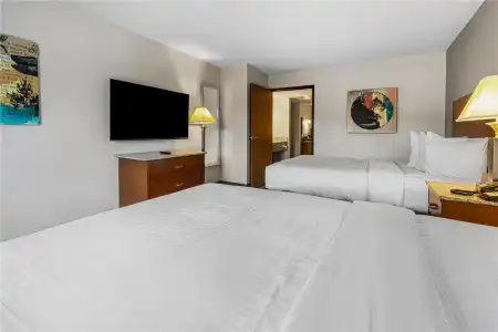 Best Western Ambassador Inn & Suites - 39