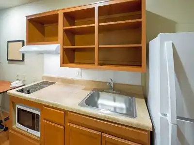 WoodSpring Suites Topeka - 25